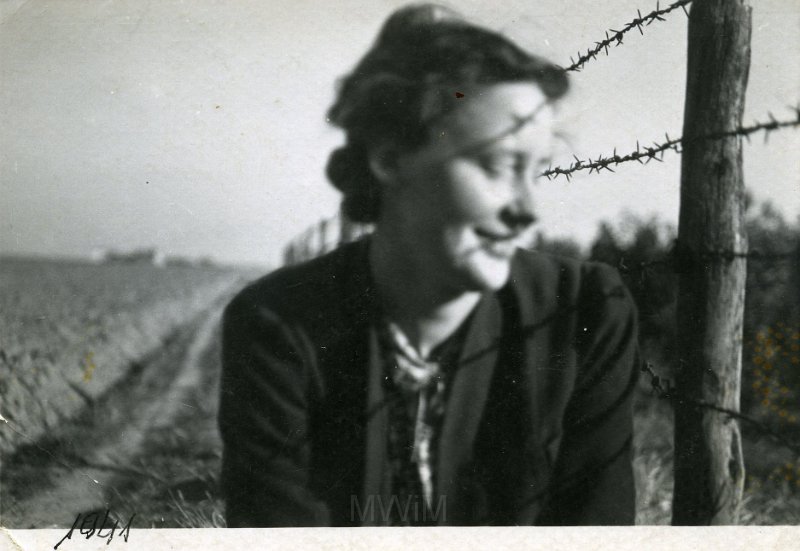 KKE 4930.jpg - Fot. Portret. Jadwiga Strumiłło, Miratycze, 1941 r.